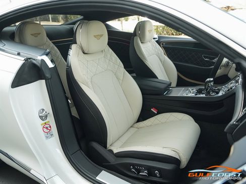 Used 2023 Bentley Continental GT V8 image 35