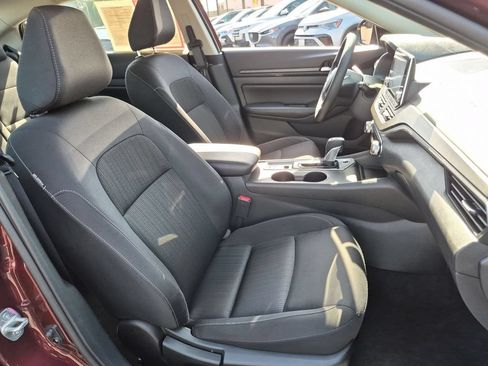 Used 2025 Nissan Altima 2.5 SV AWD/4WD image 31