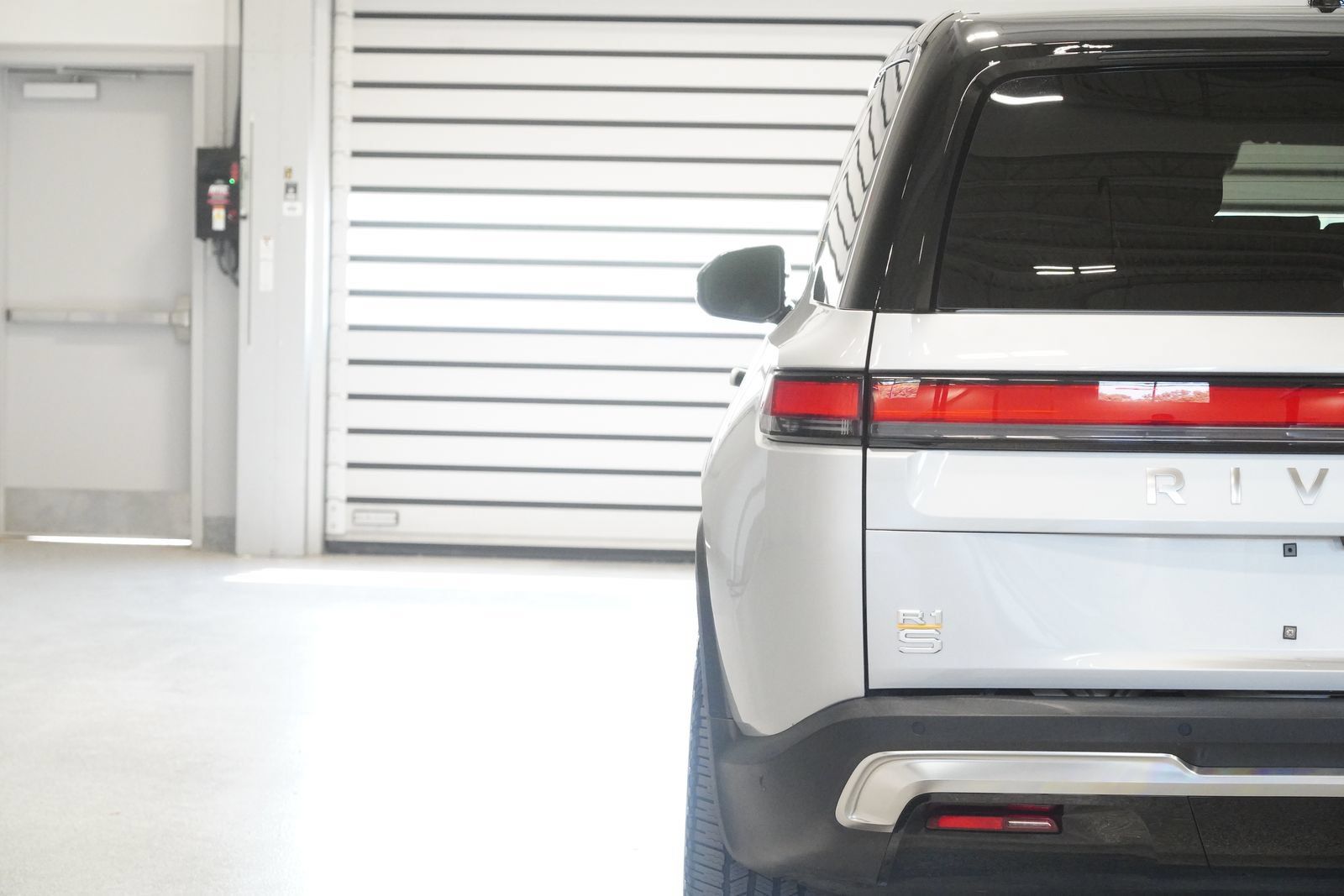 Used 2023 Rivian R1S Launch Edition Quad AWD/4WD image 9