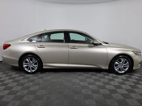Used 2018 Honda Accord LX image 4