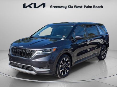 Certified 2023 Kia Carnival EX image 4