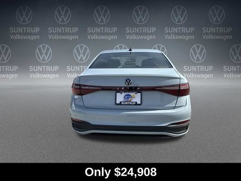 Used 2026 Volkswagen Jetta Sport FWD image 4