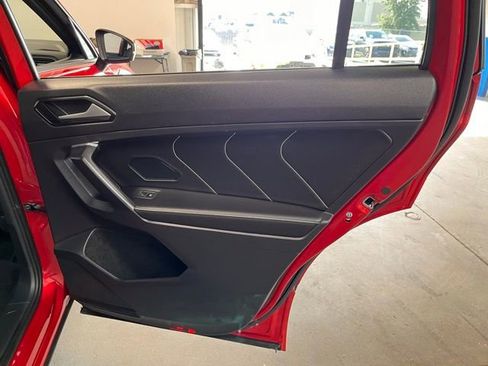 Used 2024 Volkswagen Tiguan SE R-Line image 15