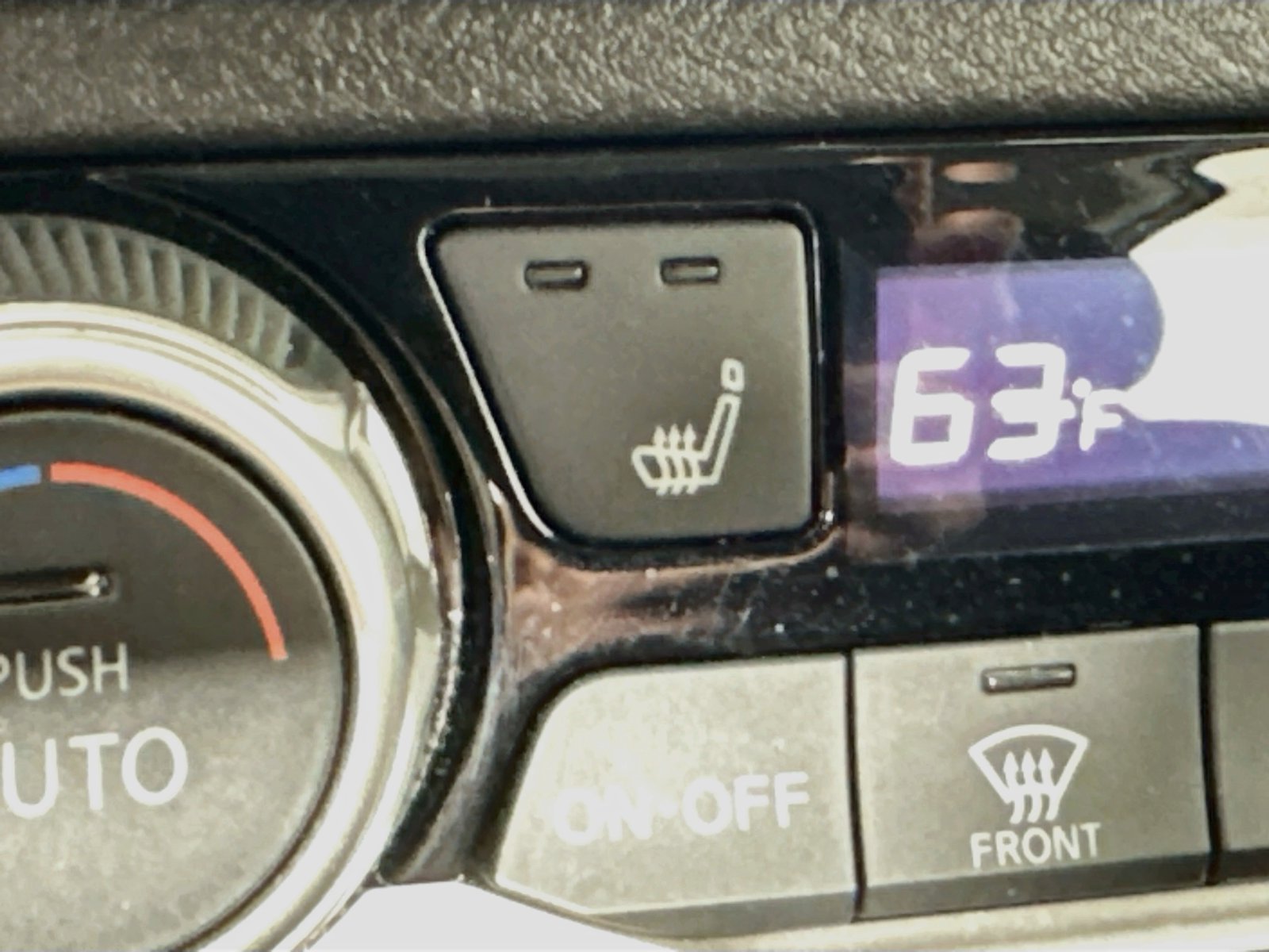 Used 2024 Nissan Versa SR FWD image 20