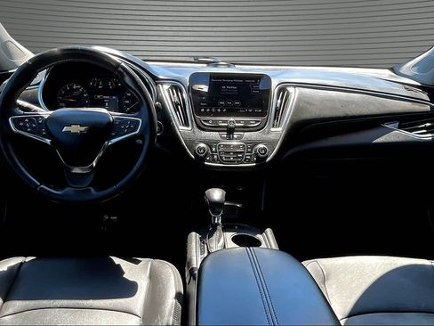 Used 2021 Chevrolet Malibu LT w/ Leather Package FWD image 7