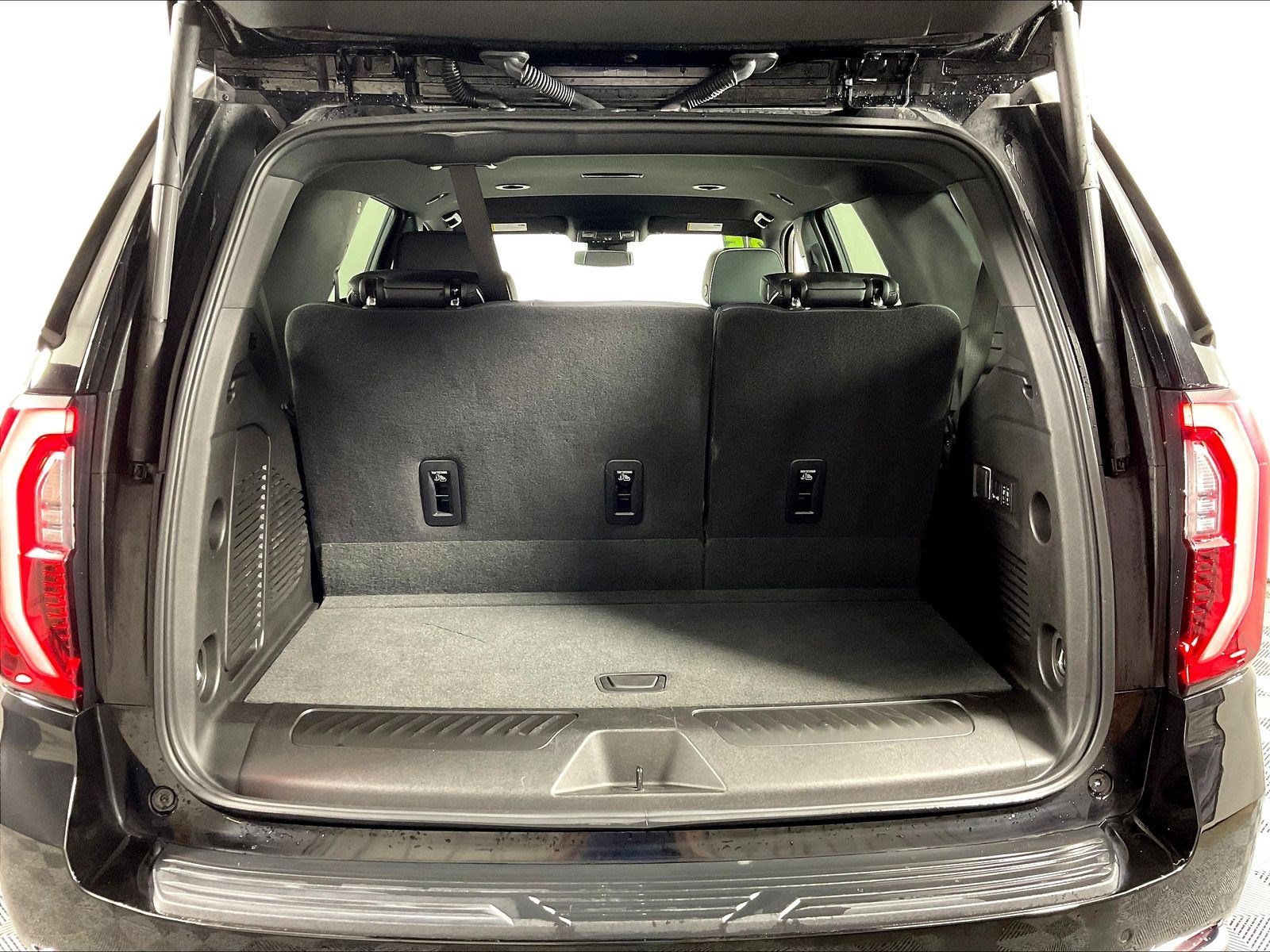 Used 2025 GMC Yukon Elevation AWD/4WD image 36