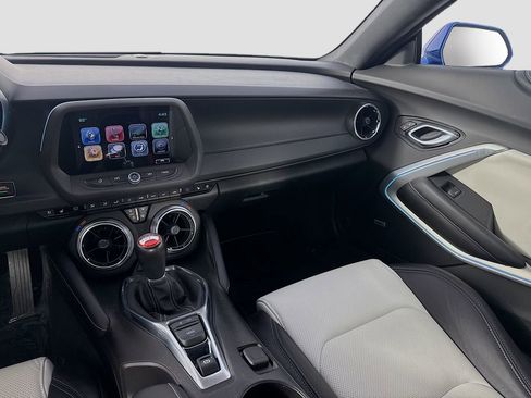 Used 2018 Chevrolet Camaro SS image 28