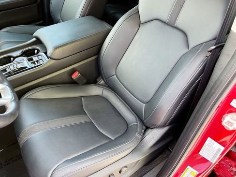 Used 2023 Honda Pilot Touring image 19