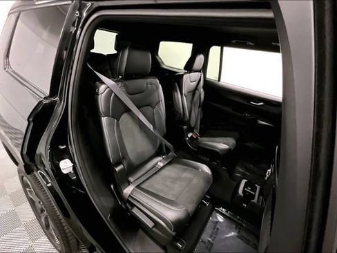 Used 2025 Jeep Grand Cherokee L Laredo AWD/4WD image 25