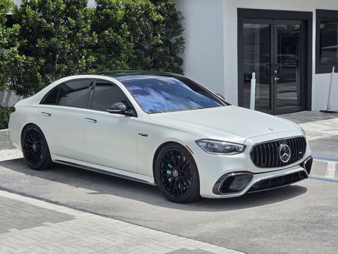 Used 2024 Mercedes-Benz S 63 AMG S w/ Carbon Fiber Exterior Package image 2