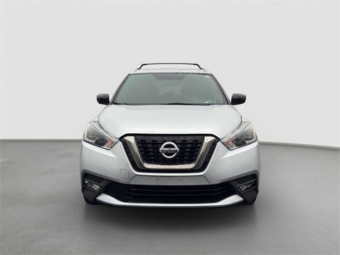 Used 2018 Nissan Kicks SR w/ Exterior Package image 2