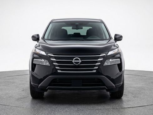 Used 2025 Nissan Rogue SV AWD/4WD image 2