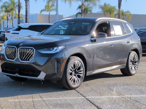 Used 2025 BMW X3 xDrive30i w/ Premium Package image 5