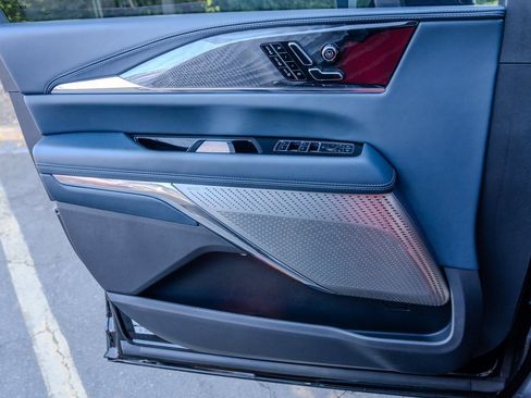 Used 2025 Cadillac Escalade IQ Luxury 2 image 16