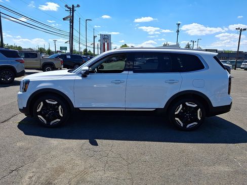 Used 2024 Kia Telluride EX AWD/4WD image 4