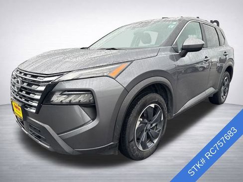 Used 2024 Nissan Rogue SV AWD/4WD image 3