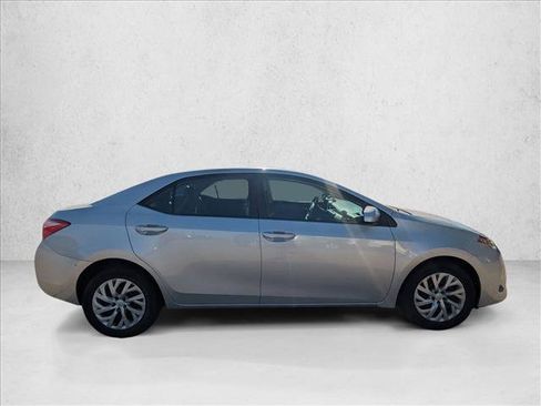 Used 2017 Toyota Corolla LE FWD image 4