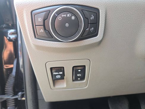 Used 2018 Ford F150 XLT w/ Equipment Group 302A Luxury AWD/4WD image 19