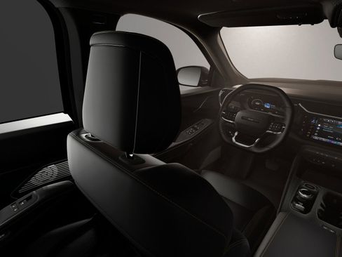 New 2026 Jeep Cherokee Limited image 8