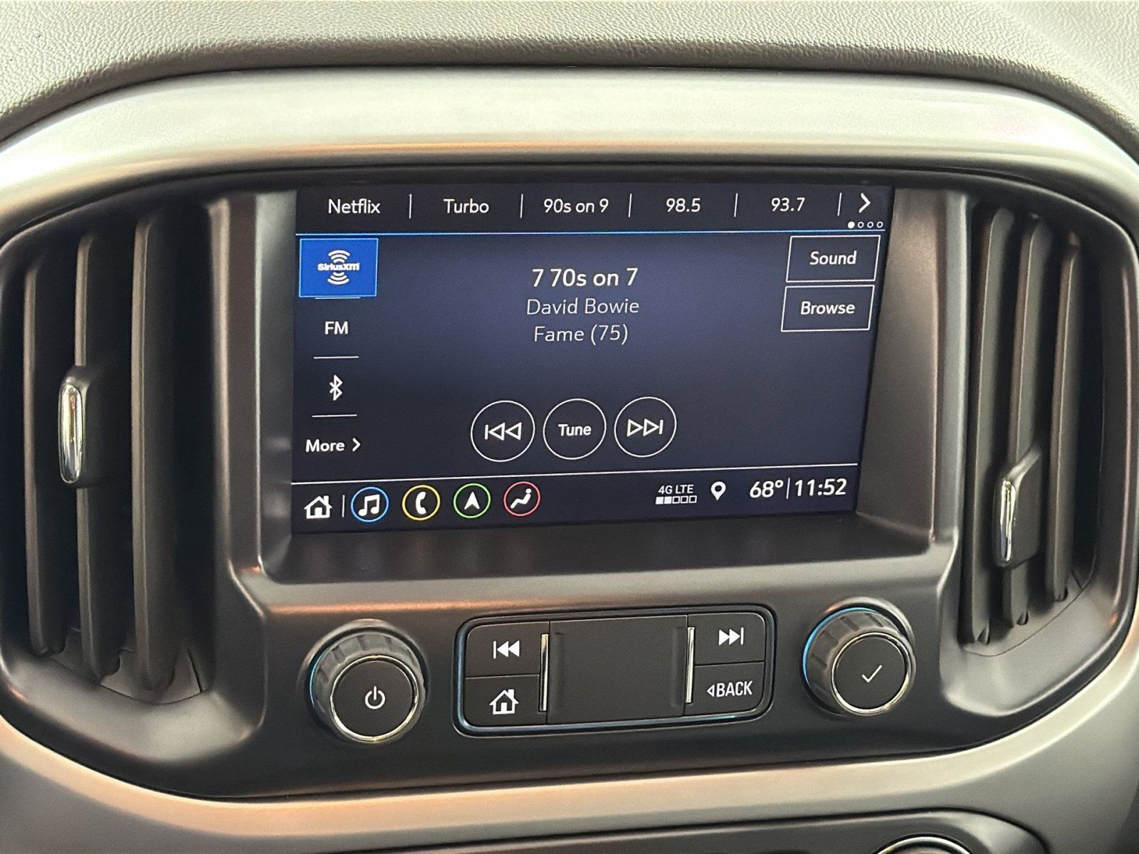 Used 2022 Chevrolet Colorado ZR2 AWD/4WD image 18