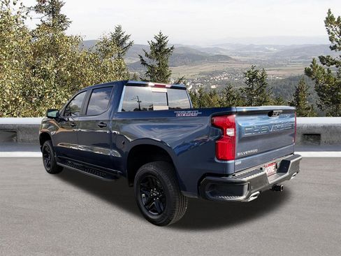 Used 2022 Chevrolet Silverado 1500 LT Trail Boss w/ Convenience Package II AWD/4WD image 2