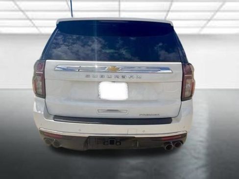 Used 2022 Chevrolet Suburban Premier RWD image 4