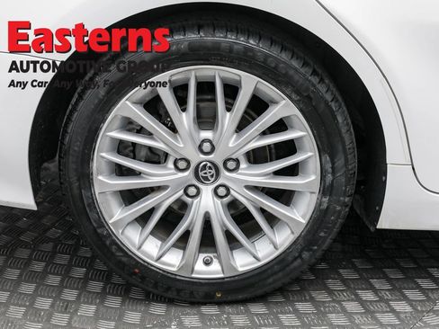 Used 2019 Toyota Camry XLE image 32