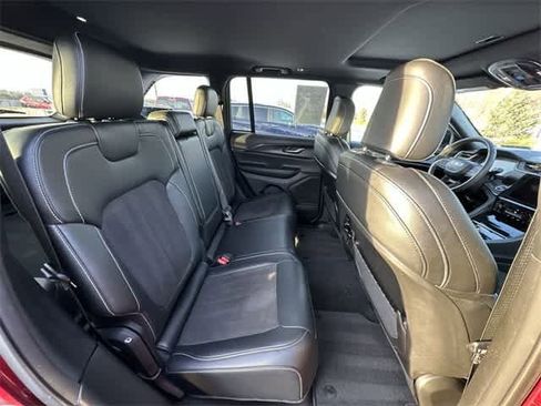 Used 2023 Jeep Grand Cherokee Altitude image 25