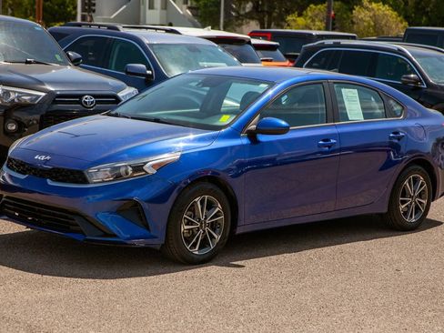 Used 2023 Kia Forte LXS FWD image 9