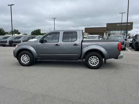 Used 2016 Nissan Frontier SV w/ SV Value Truck Package AWD/4WD image 8