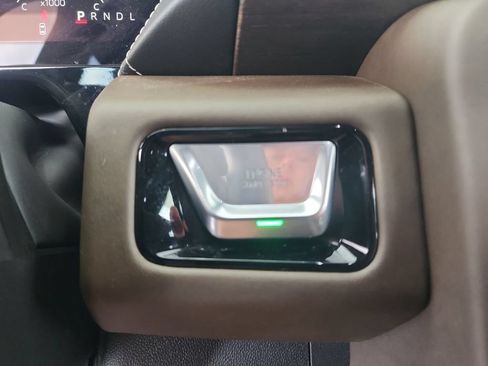 Certified 2025 GMC Yukon Denali Ultimate w/ LPO, Floor Liner Package AWD/4WD image 17