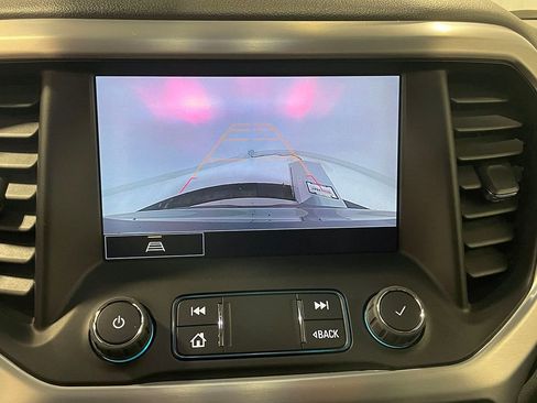 Used 2023 GMC Acadia SLT image 4