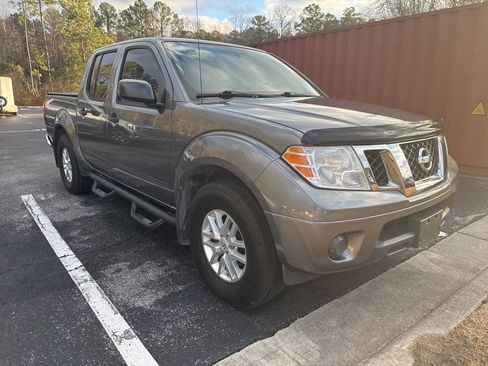 Used 2019 Nissan Frontier SV image 7
