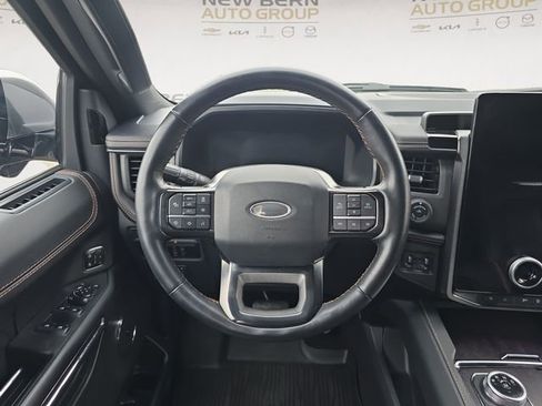 Used 2023 Ford Expedition Platinum AWD/4WD image 12