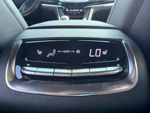 Used 2023 Cadillac XT6 Premium Luxury w/ Technology Package FWD image 21