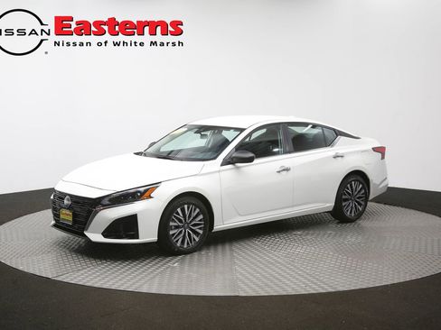 Used 2025 Nissan Altima 2.5 SV FWD image 55
