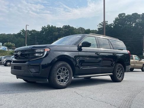 Used 2025 Ford Expedition Active RWD image 9