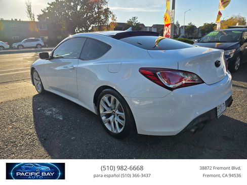 Used 2013 Hyundai Genesis 3.8 RWD image 5