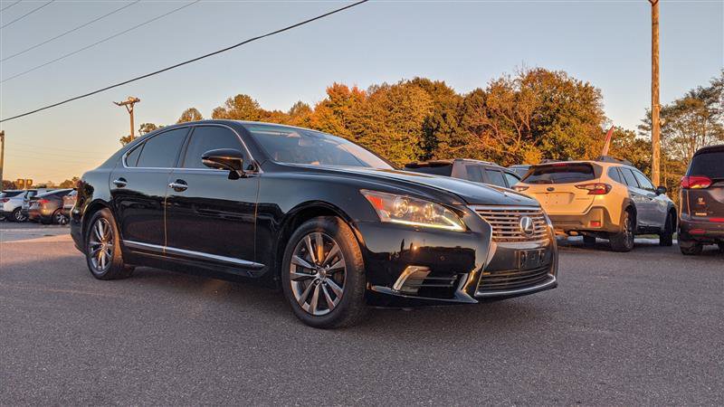 Used 2013 Lexus LS 460 AWD w/ Comfort Pkg image 2