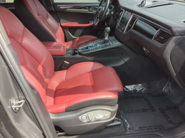 Used 2018 Porsche Macan AWD/4WD image 28