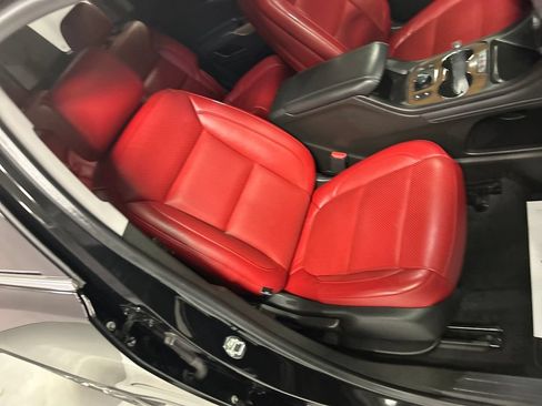 Used 2023 GMC Acadia SLE w/ Driver Convenience Package FWD image 26