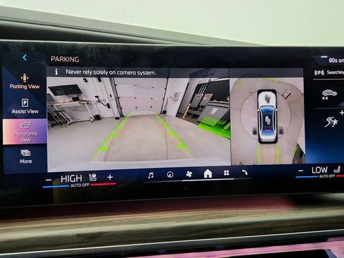 Used 2023 BMW 740i w/ Parking Assistance Package image 19