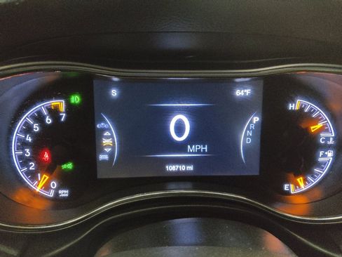 Used 2019 Jeep Grand Cherokee Laredo w/ Security & Convenience Group RWD image 23