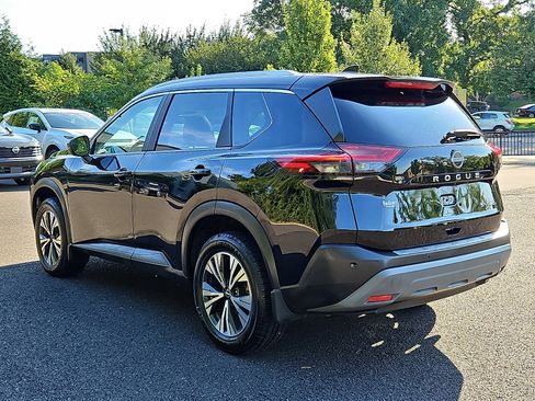 Certified 2023 Nissan Rogue SV w/ SV Premium Package AWD/4WD image 5