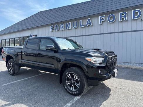Used 2019 Toyota Tacoma TRD Sport w/ Technology Package image 1
