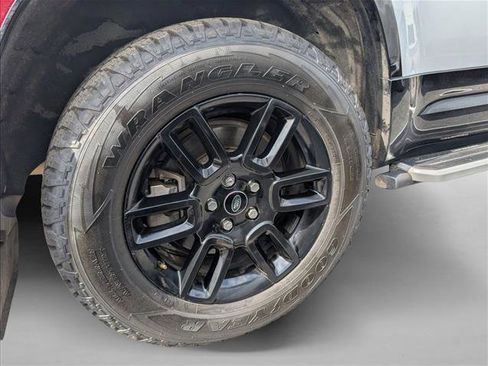 Used 2023 Land Rover Defender 130 X-Dynamic SE AWD/4WD image 27