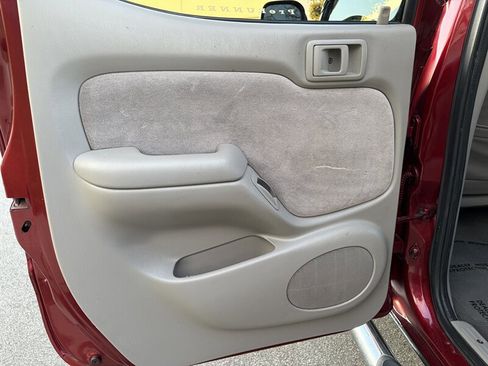 Used 2002 Toyota Tacoma PreRunner image 23