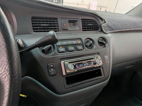Used 2004 Honda Odyssey LX image 10