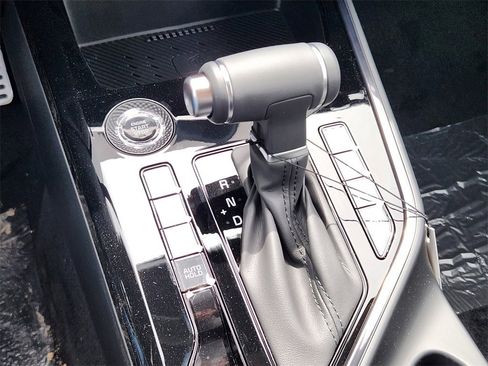 New 2025 Kia Niro EX Touring image 15