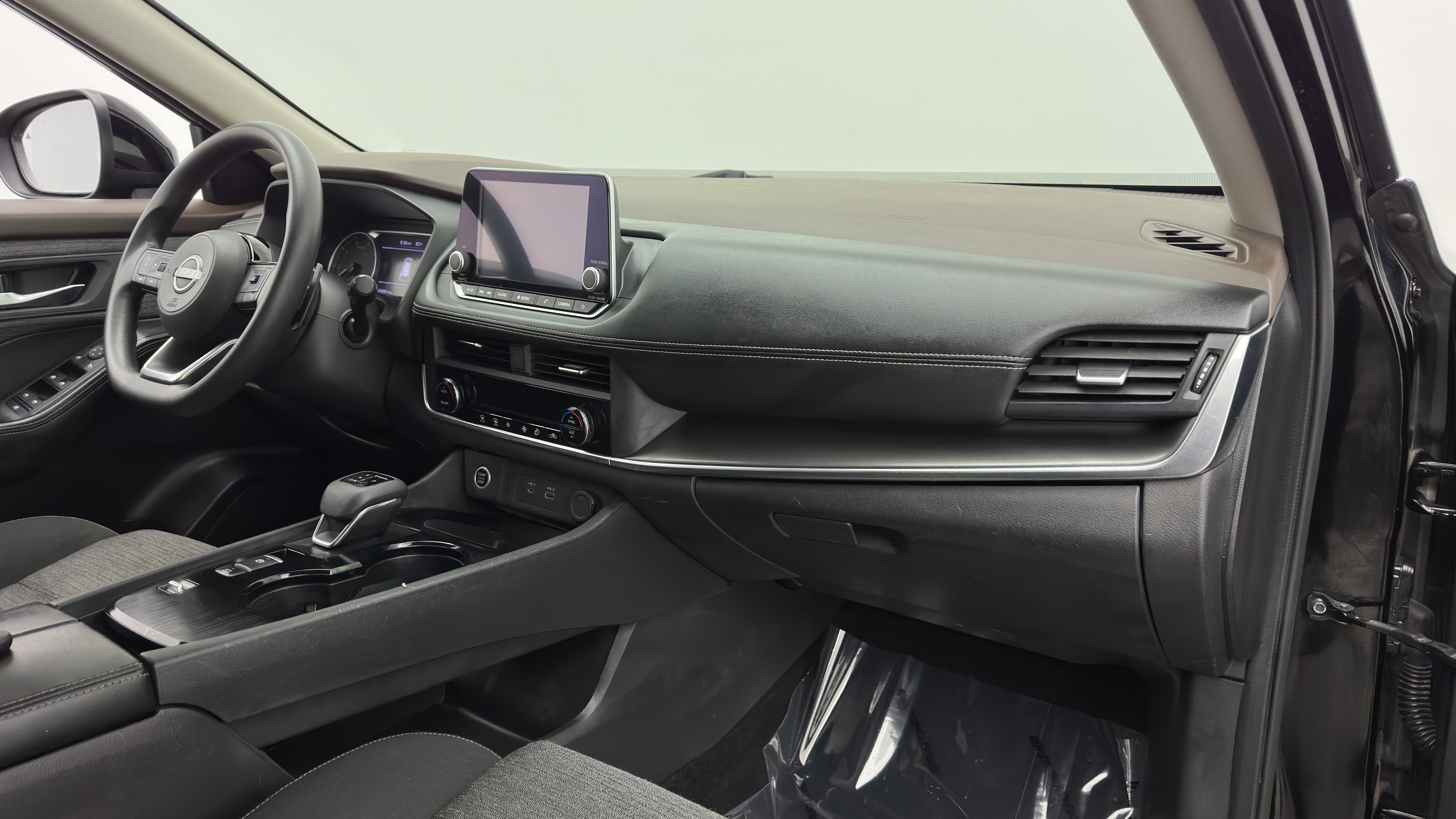 Used 2023 Nissan Rogue SV FWD image 38